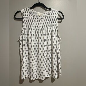 White and Black Sleeveless Top